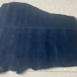 牛革カーフ　1枚革　紺　ネイビー　ハンドメイド＃No.CL92　レザークラフト　本革 1枚目の画像