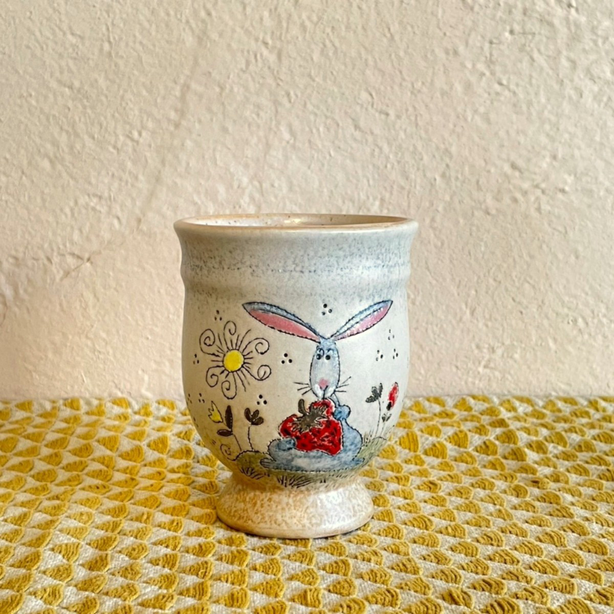 【フリーカップ／湯呑み】　うさぎ　いちご