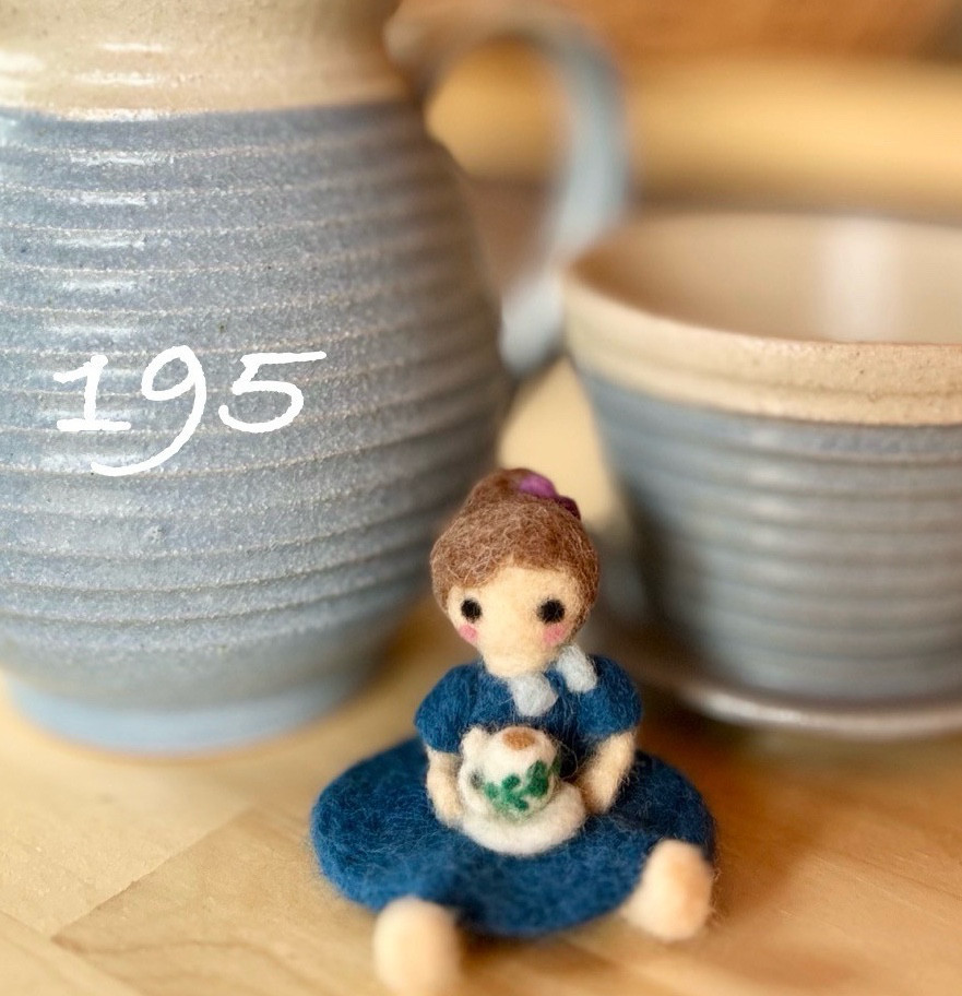 午後の紅茶の優しい時間　羊毛フエルトドール