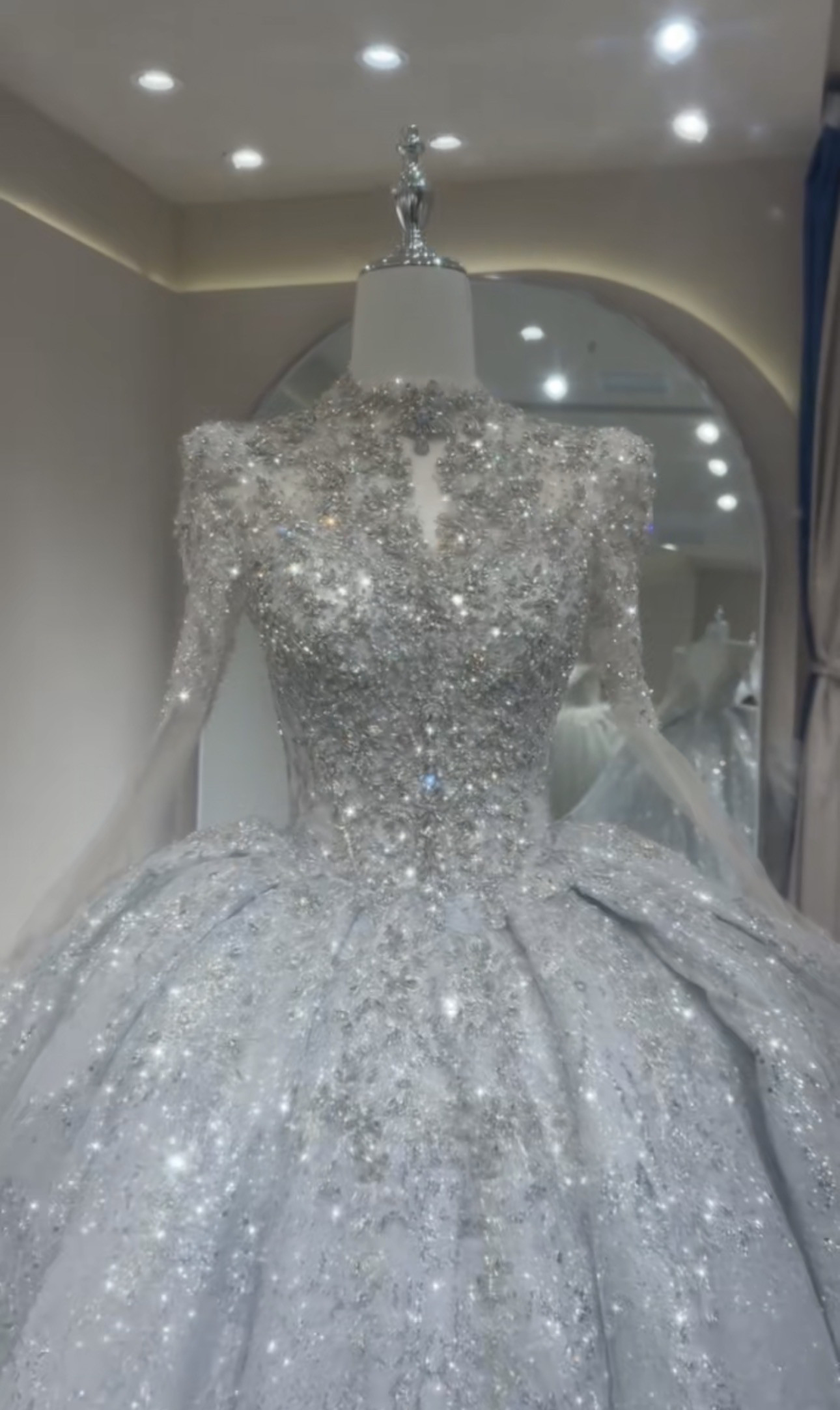 激売れ人気商品！ブルーグレー　ラメ入りスパコール　高級ウェディングドレス高品質保証　ブライダル　お姫様　ビジュー前撮り