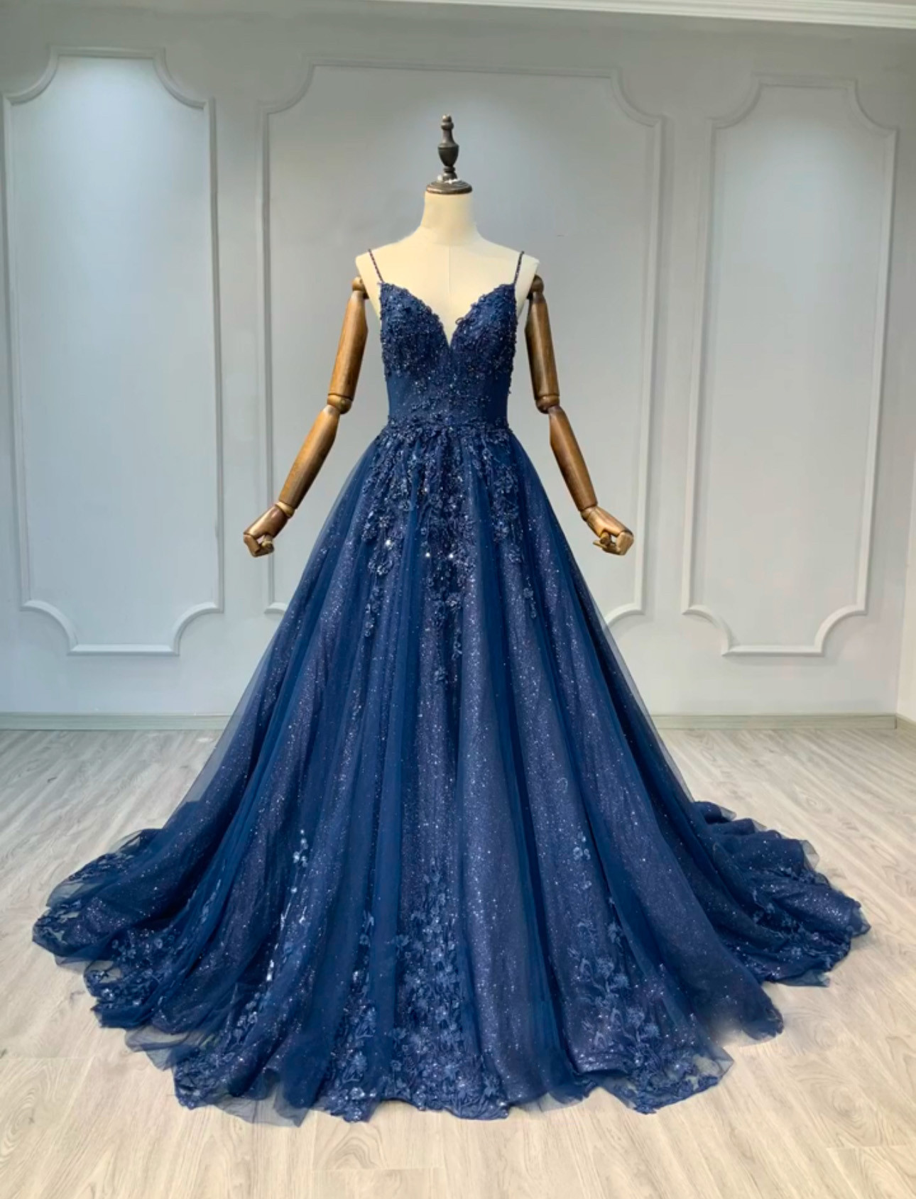 新作ネイビーブルー　vネック　キャミソール　小花刺繍カラードレス　背中空き　ファスナー優雅　音楽会演奏会パーティードレス