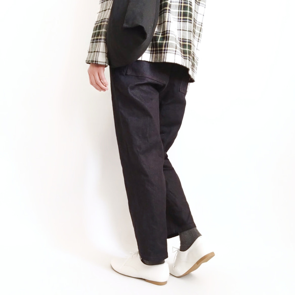 再販！× 11  新！デニムのなんでもないパンツ  中厚の11oz  日本製の本格デニム  濃いめのインディゴ 7枚目の画像