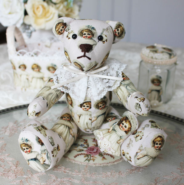 テディベア　ドールとテディベア柄