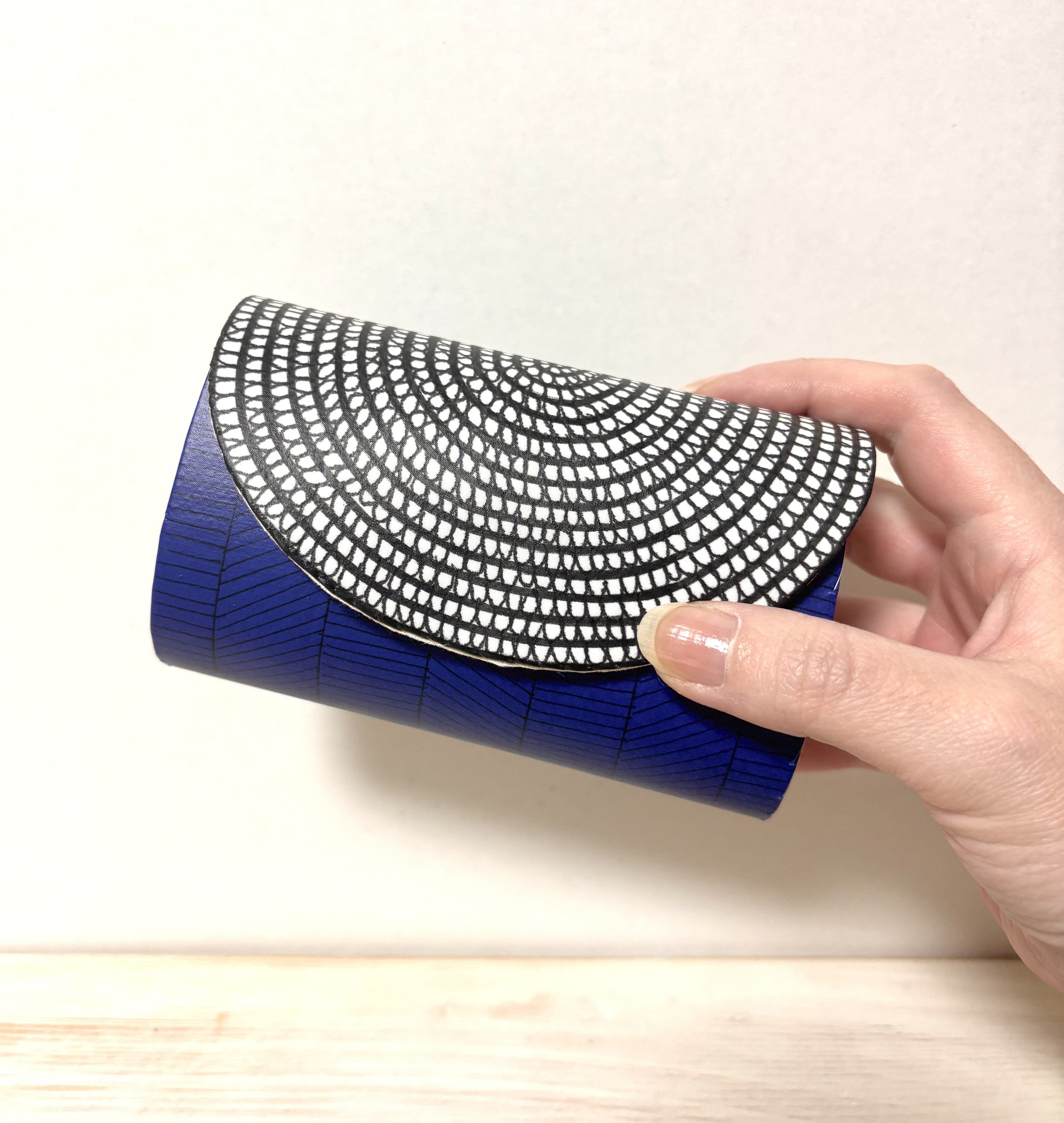 《お札を折らずに収納出来る・受注制作》circle sak sak NAVY         ミニ財布