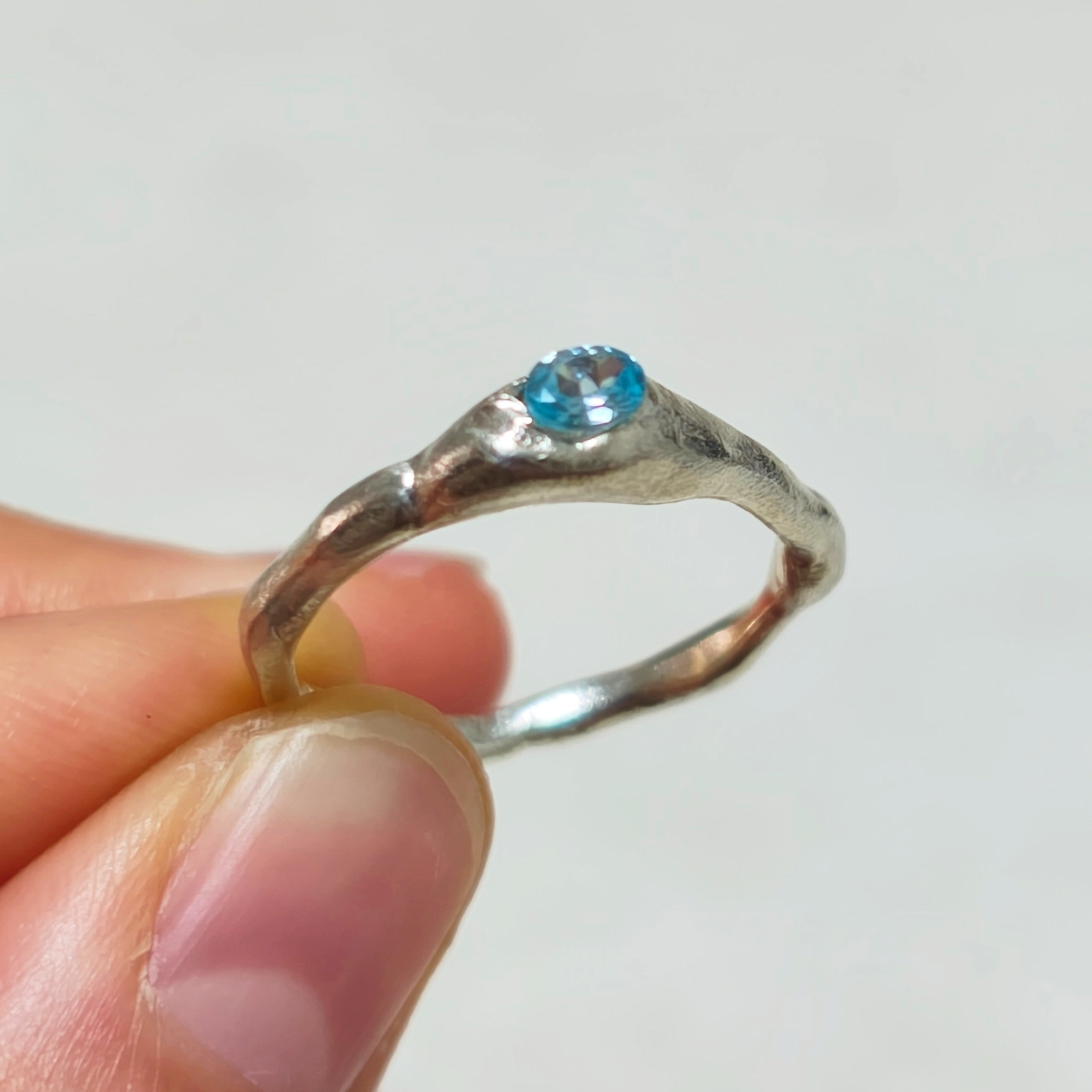 【一点物】ブルージルコン 有機的 シルバーリング 天然石 シルバー925 silver925 モダン 個性的