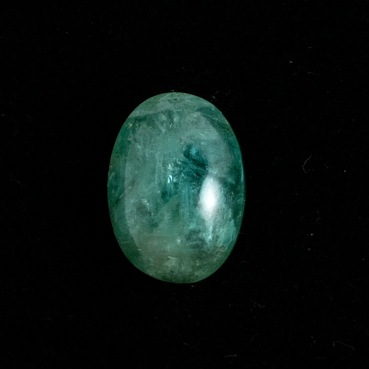 【色彩のコントラストが美しい希少石】　エメラルドインクォーツ 2.84ct