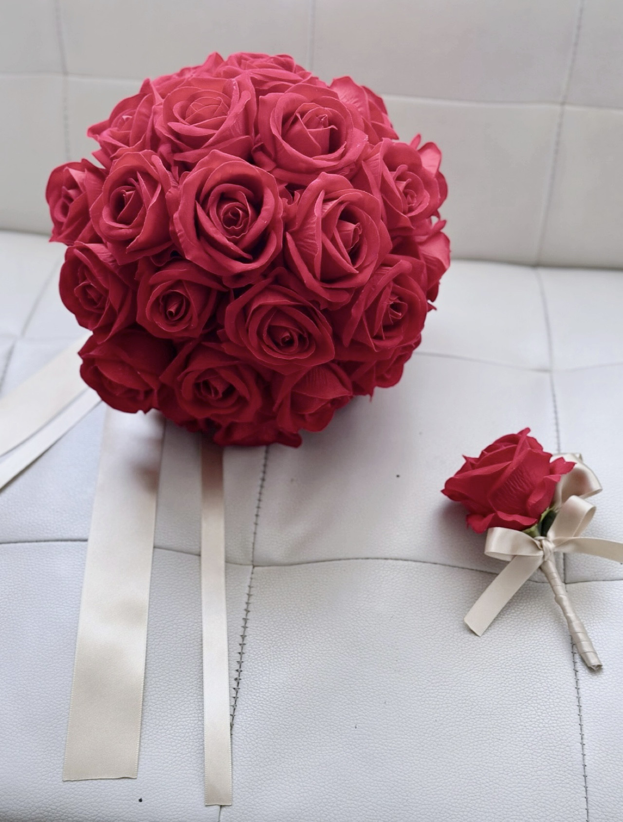 「真実の愛」｜美女と野獣をイメージしたレッドローズのラウンドブーケ/ブートニアつき