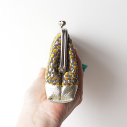 親子搭扣皮夾/配件包，英國布料和牛皮材質，含羞草色 第2張的照片