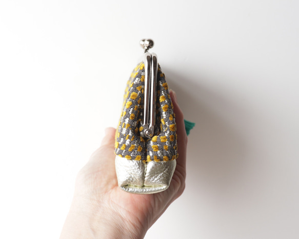 親子搭扣皮夾/配件包，英國布料和牛皮材質，含羞草色 第2張的照片