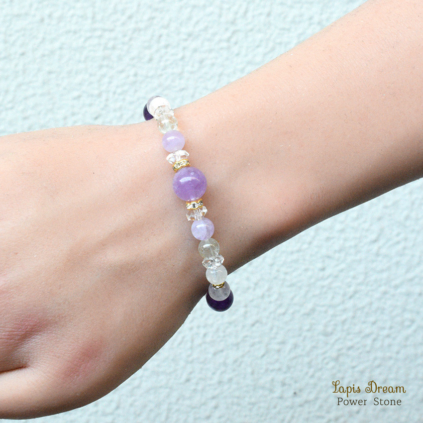 心を整え、前向きに進むお守り | 4種類のアメジストを使った天然石パワー.ストーン ブレスレット