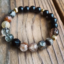 ◇マニカラン水晶レッドフラワーファントムのブレスレット