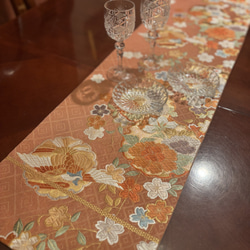 豪華刺繍 花嫁衣装の丸帯から作ったタッセル付き正絹テーブルランナー