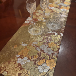 豪華刺繍 花嫁衣装の丸帯から作ったタッセル付き正絹テーブルランナー