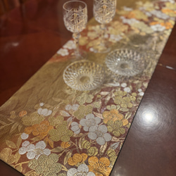 豪華刺繍 花嫁衣装の丸帯から作ったタッセル付き正絹テーブルランナー