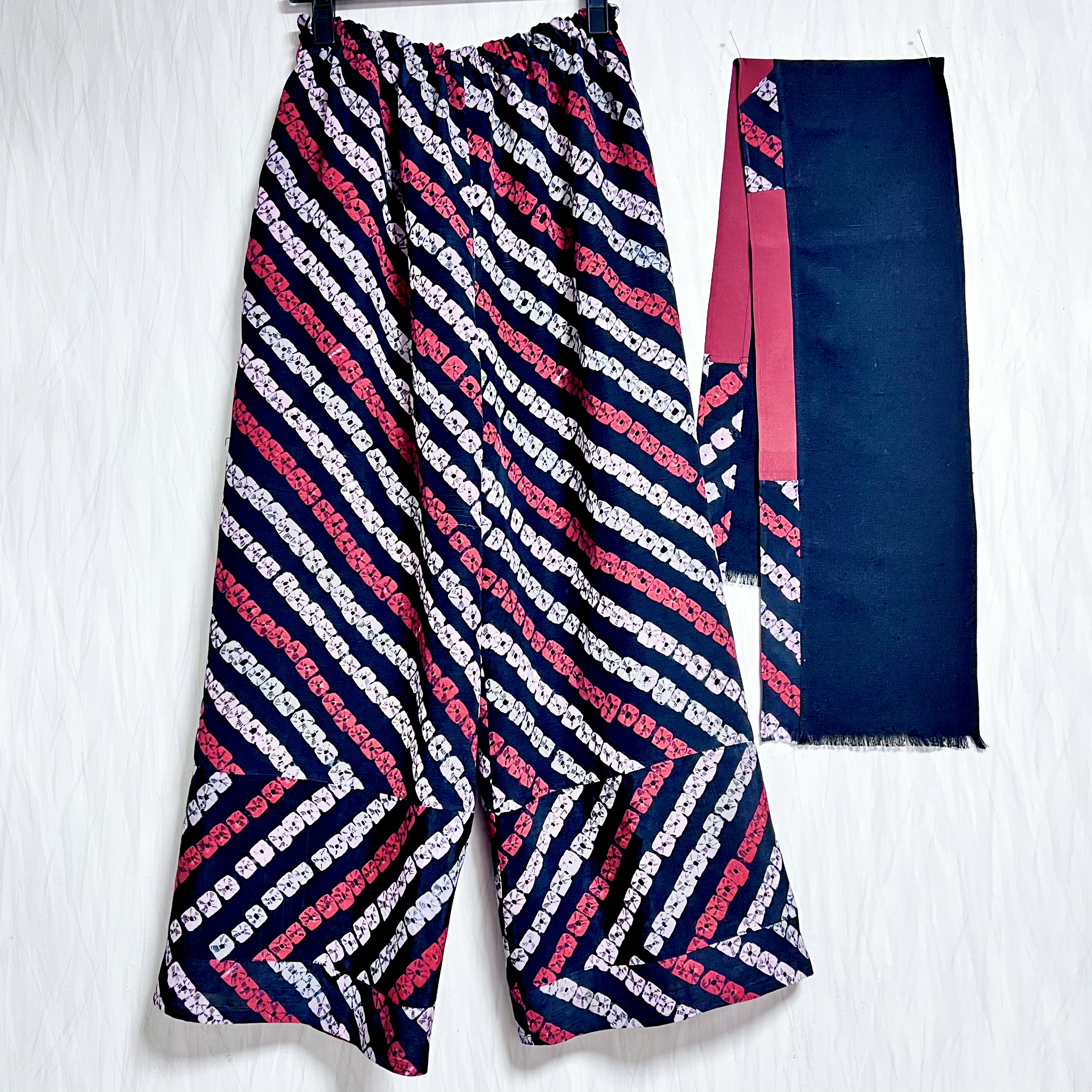 赤×黒＊和モダン絞り＊股下62cmワイドパンツ＋ストール＊裏地付き＊着物リメイク