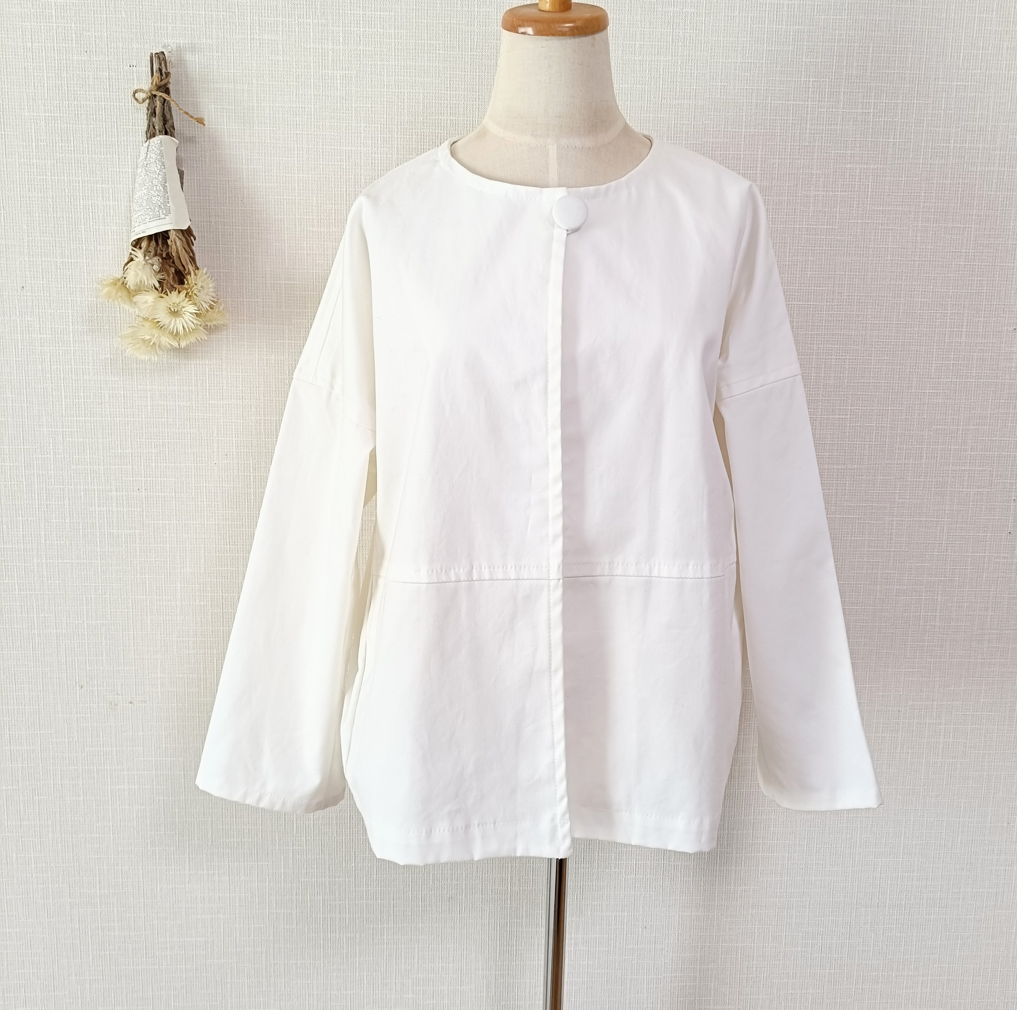 一点もの☆　ドルマンスリーブショートコート　ストレッチヘリンボンコットン　オフホワイト　スプリングコート　ポケット付