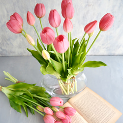 【リアルな触り心地】まるで生花のような瑞々しさ|春のチューリップ5本ブーケ|アーティフィシャルフラワー【シェルピンク】 4枚目の画像