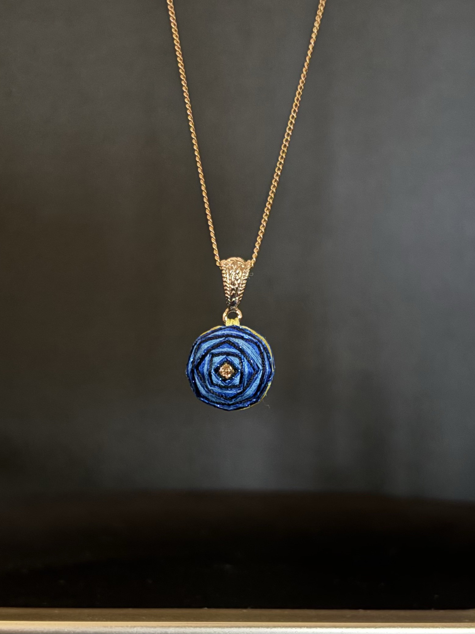 【受注生産・送料無料】薔薇手まりのネックレス