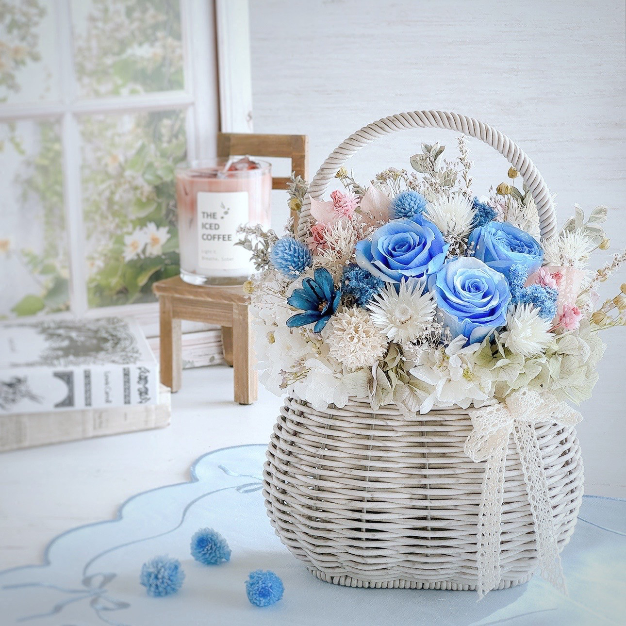 Ciel Doux（シエル・ドゥー） やわらかな空色のバスケットアレンジ/ プリザーブドフラワー／バスケットアレンジ／ブ