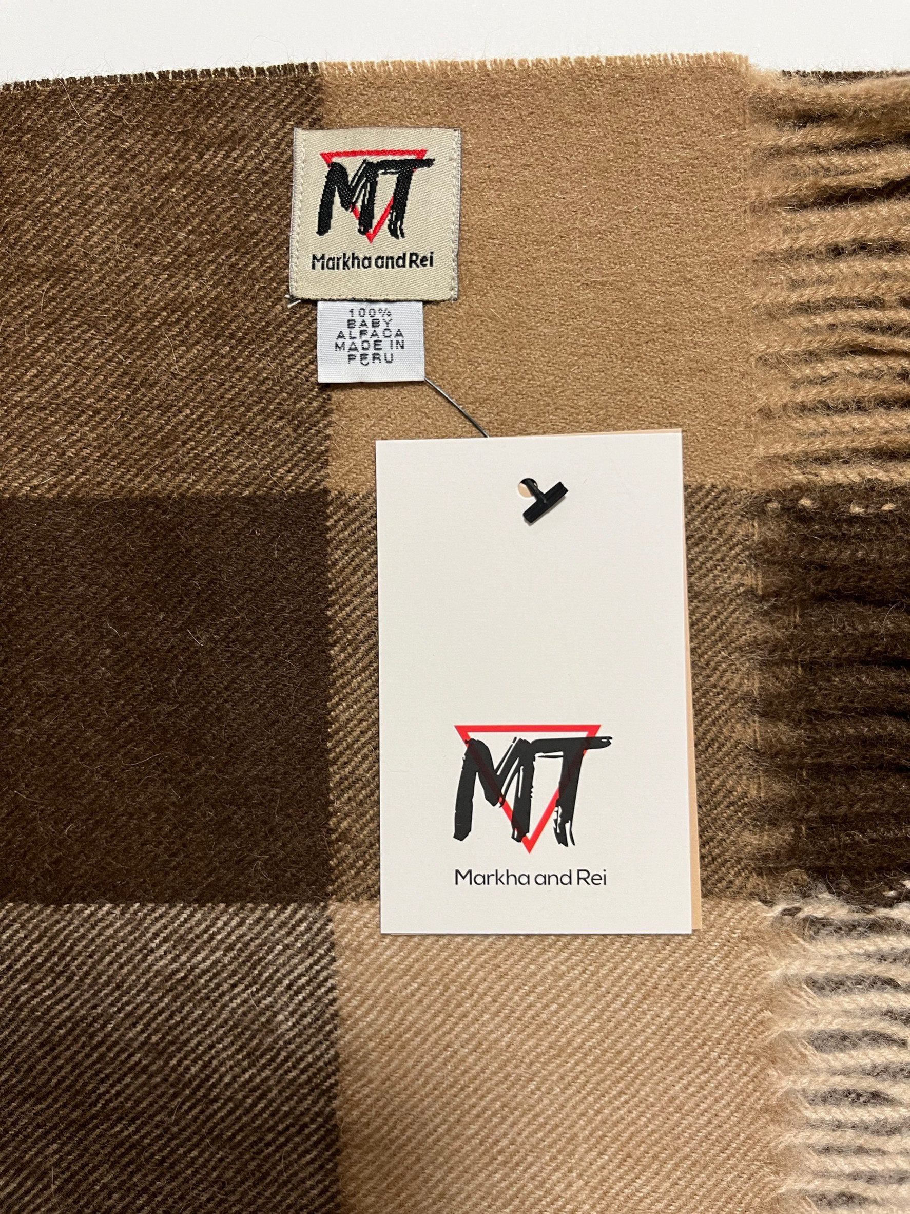 【最高級ベビーアルパカ100％】洗練されたチェック柄マフラー/ペルー直輸入