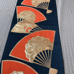 ☆0009帯タペストリー/テーブルランナー（棒付き） その他インテリア