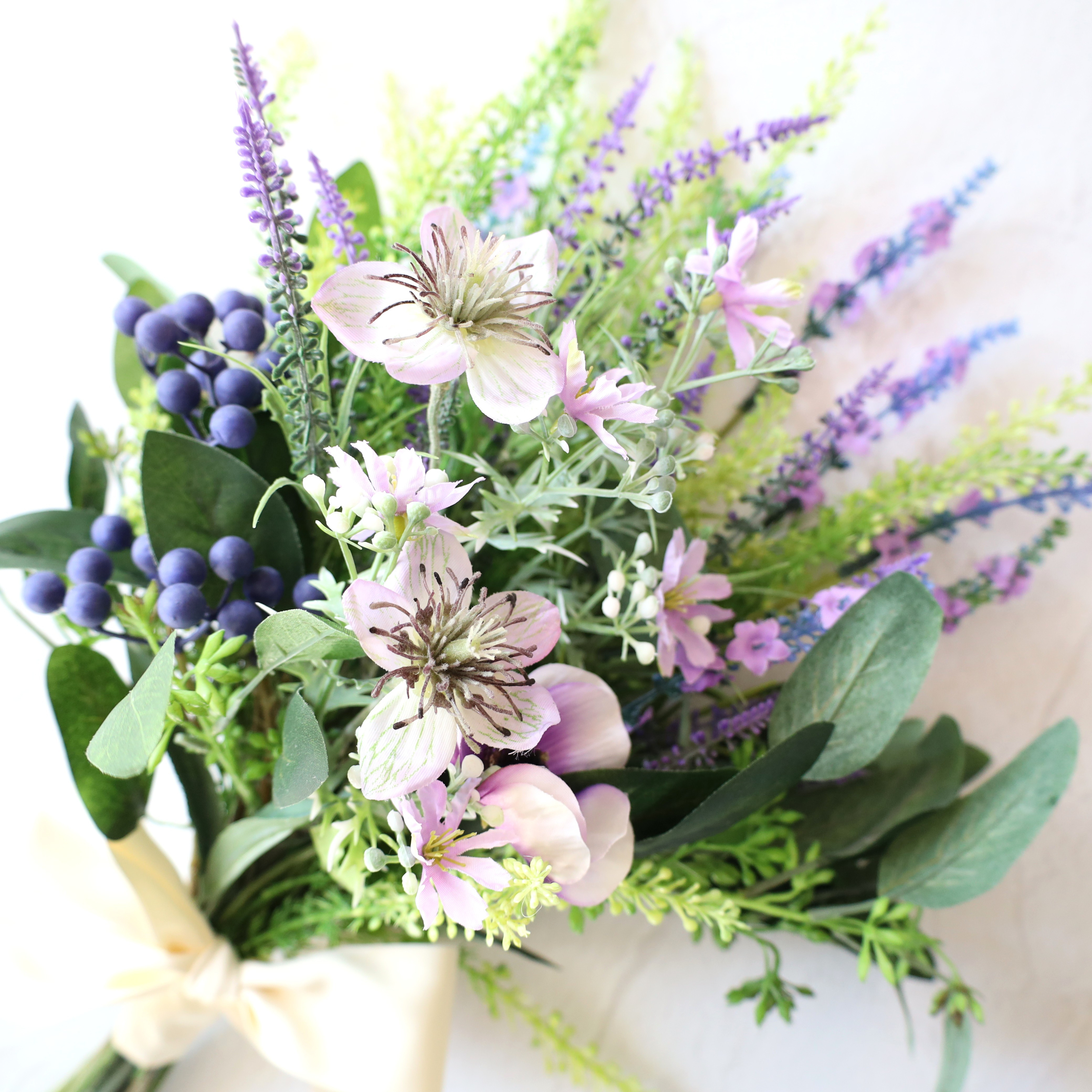 ラベンダーのシャンペトルブーケ　ブーケ　クラッチブーケ　フォトウェディング　前撮り　ブライダル　ウェディング　結婚式