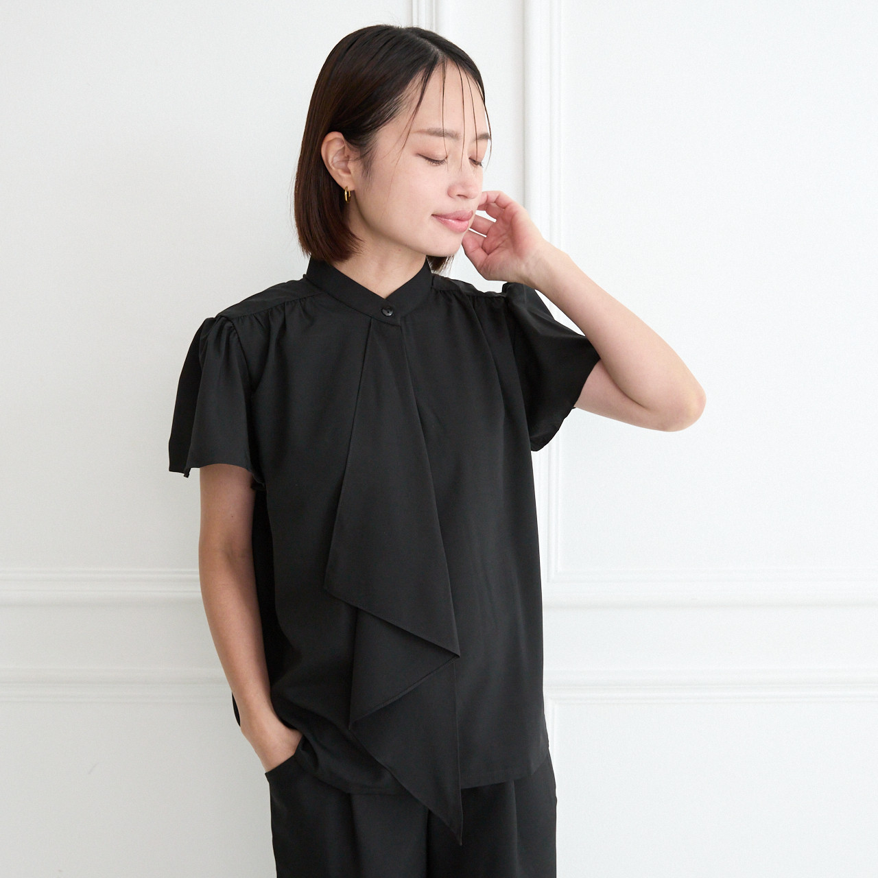 式典〜普段着も◎ 結ばず決まる 洗えるボウタイブラウス ショートスリーブ　シワになりにくい ブラック　0567BK