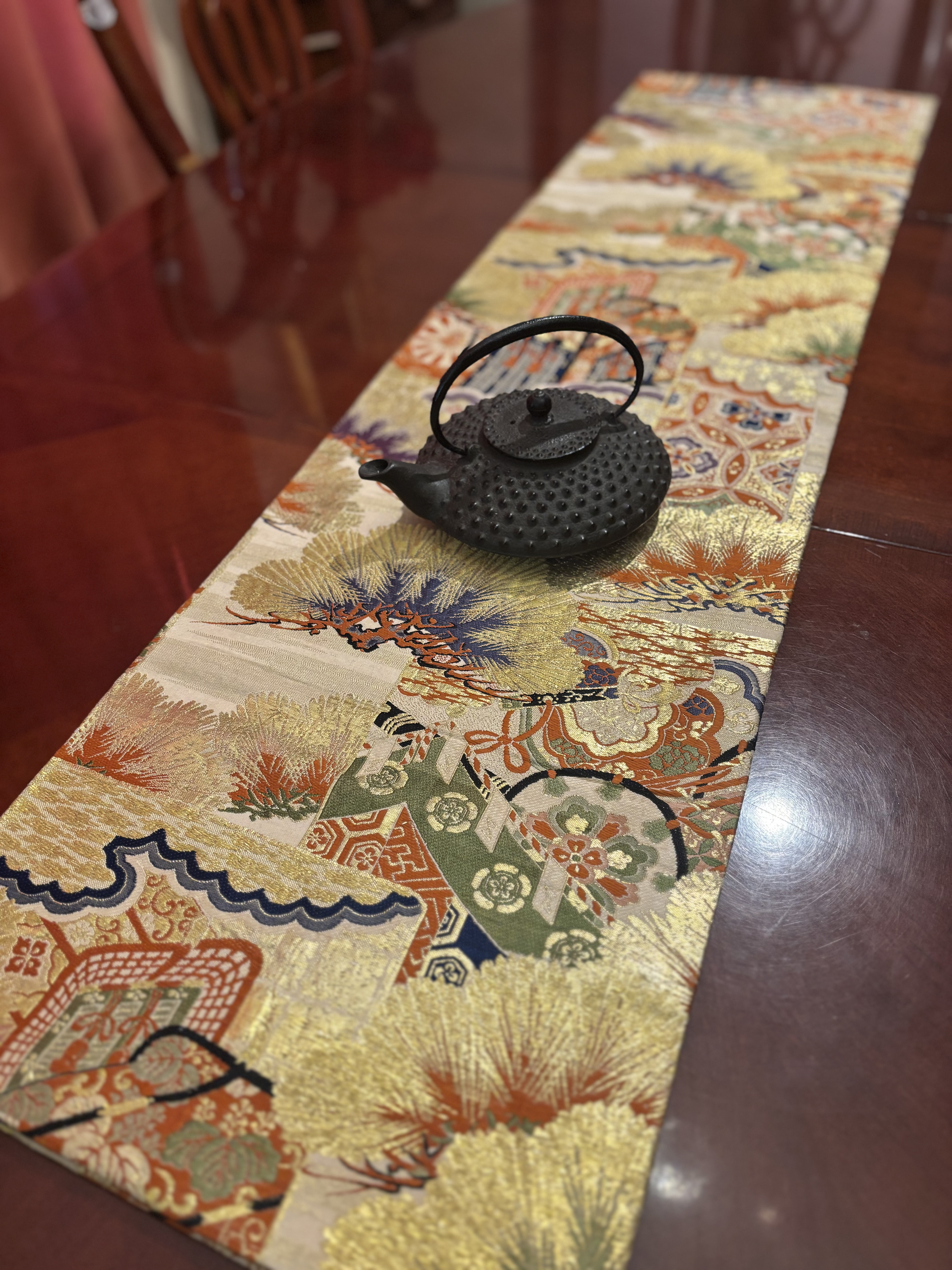 3110花嫁衣装の丸帯から作った和風テーブルランナーテーブルセンター 金色装飾