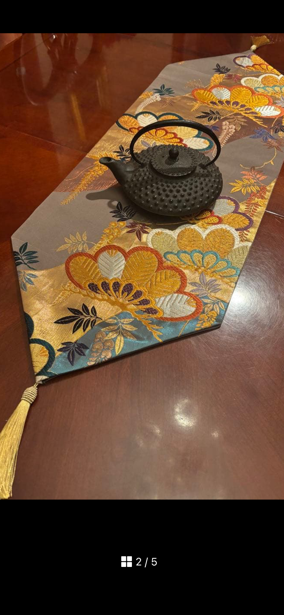 3101華やかな花柄の刺繍の袋帯から作った正絹テーブルセンター　特別の日にプレゼントに