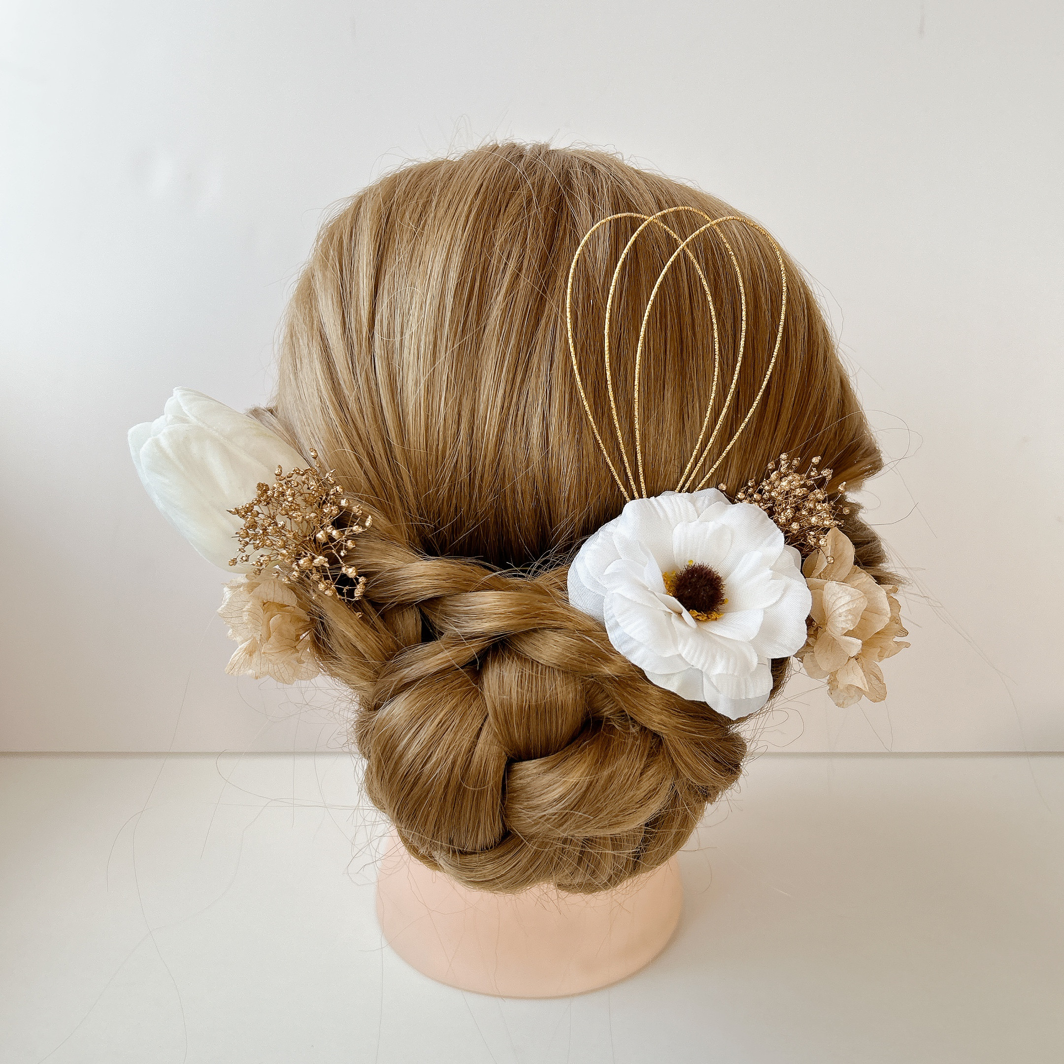和装花嫁 髪飾り｜白チューリップとラナンキュラス 水引の髪飾り　白無垢・色打掛・前撮りに 上品で大人可愛い