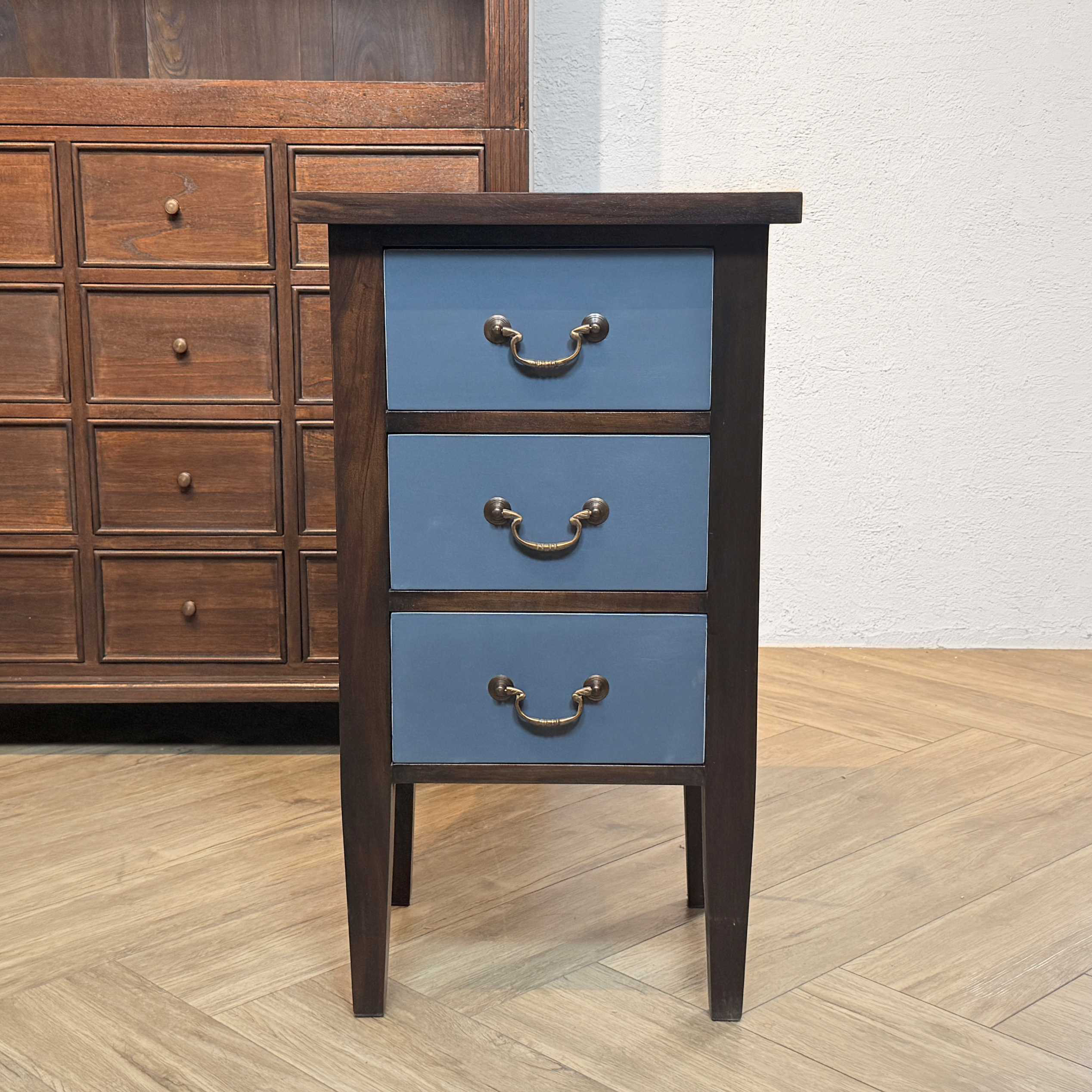 アンティーク調 マホガニー 無垢材 サイドテーブル チェスト 引出し 3杯 スリム幅45㎝【gry×wal】che053