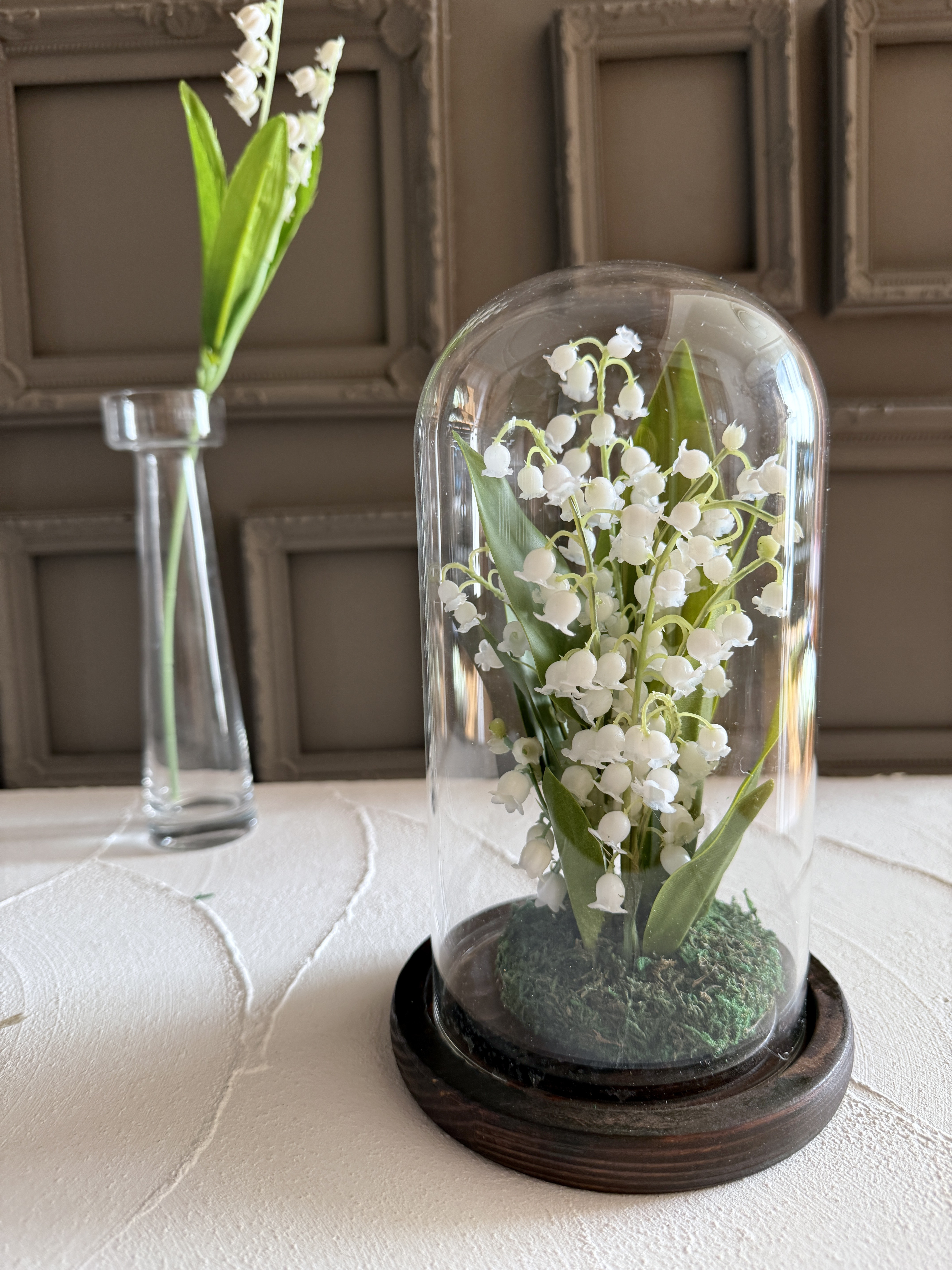 すずらんのガラスドームアレンジ