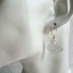 14KGF カランコエカットグリーンアメジスト 淡水パール ピアス 3枚目の画像