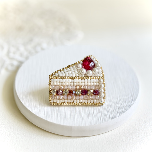 Strawberry ShortCake】イチゴショートケーキ刺繍ブローチ♡受注制作品
