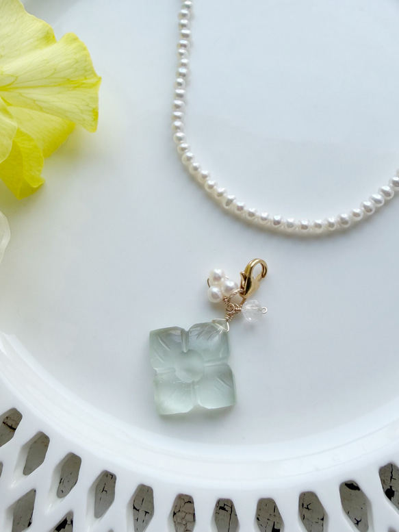 14KGF カランコエカットグリーンアメジスト 淡水パール マグネットネックレス 2枚目の画像