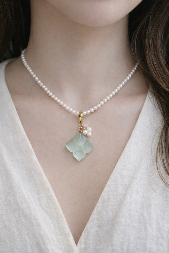 14KGF カランコエカットグリーンアメジスト 淡水パール マグネットネックレス 5枚目の画像