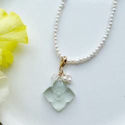 14KGF カランコエカットグリーンアメジスト 淡水パール マグネットネックレス 1枚目の画像