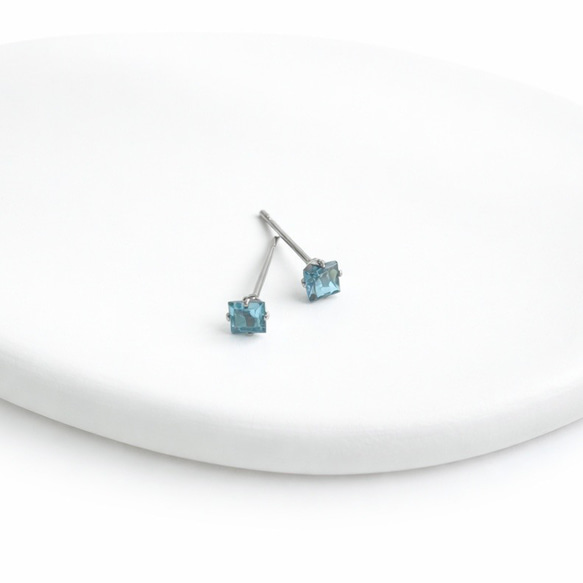 3ミリ【つけっぱなし】極小ブルートパーズピアス 四角 9枚目の画像