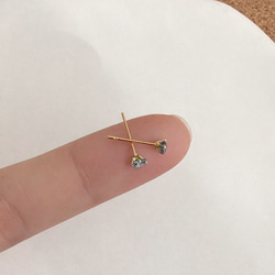 3ミリ【つけっぱなし】極小ブルートパーズピアス 四角 4枚目の画像