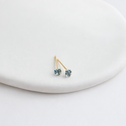 3ミリ【つけっぱなし】極小ブルートパーズピアス 四角 7枚目の画像