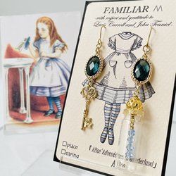 不思議の国のアリス」【白ウサギ(トランプ)】アンティークゴールド