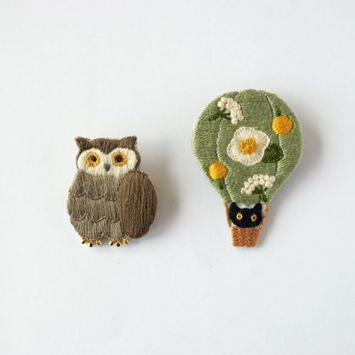 受注制作］ミミズクの刺繍ブローチ ブローチ un peu 通販 20476225