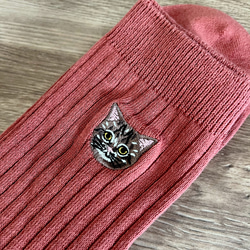 毛並まで感じるブリティッシュショートヘア猫さん刺繍の靴下 5枚目の画像
