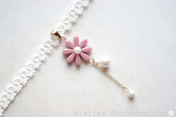 【訂製款】樹脂藝術花卉圖案、梭織蕾絲和緞帶項鍊“乞求愛” 第5張的照片