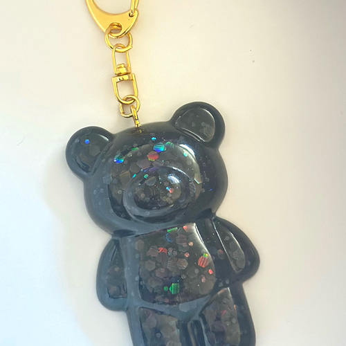 キラキラ黒くまちゃんキーホルダー✨ 高級感レジン作品 その他