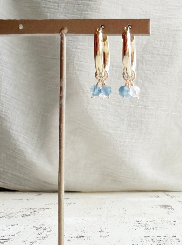 チタン アクアマリン 水晶 フープピアス 6枚目の画像