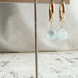 チタン アクアマリン 水晶 フープピアス 5枚目の画像