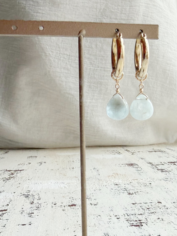 チタン アクアマリン 水晶 フープピアス 5枚目の画像