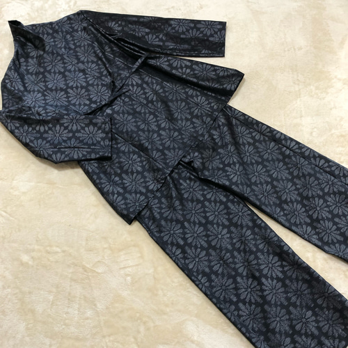 大島紬のローブカーディガンとワイドパンツ セットアップ グレー 着物