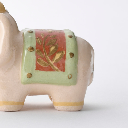 ☆2026年新作☆楽焼〚インド象〛置物（白） 楽入窯製 手描き 癒し